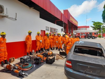 TREINAMENTO SOBRE SALVAMENTO VEICULAR